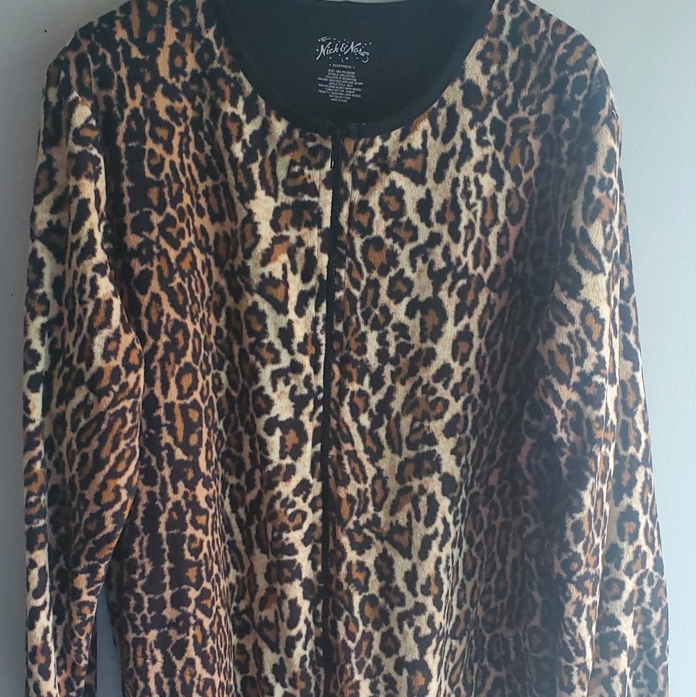 Sale😊😊Animal Print Onsie